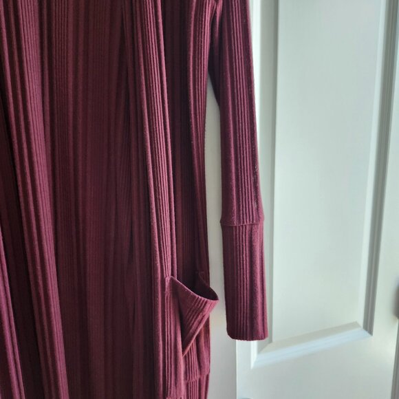 PEYTON JENSEN Women's Size Large, Maroon- Colored Cardigan - Picture 7 of 7